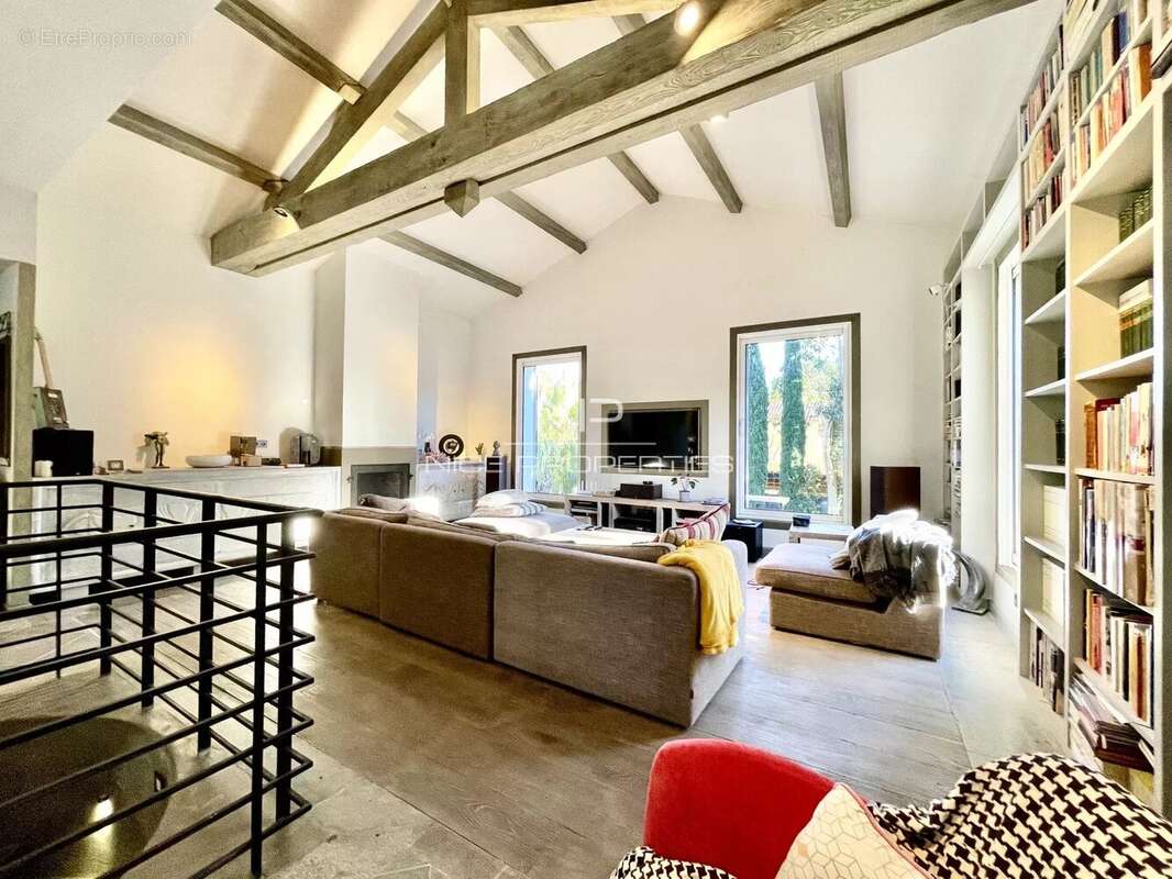 Sainte-Maxime, villa à 100 mètres d'une petite plage - photo 2