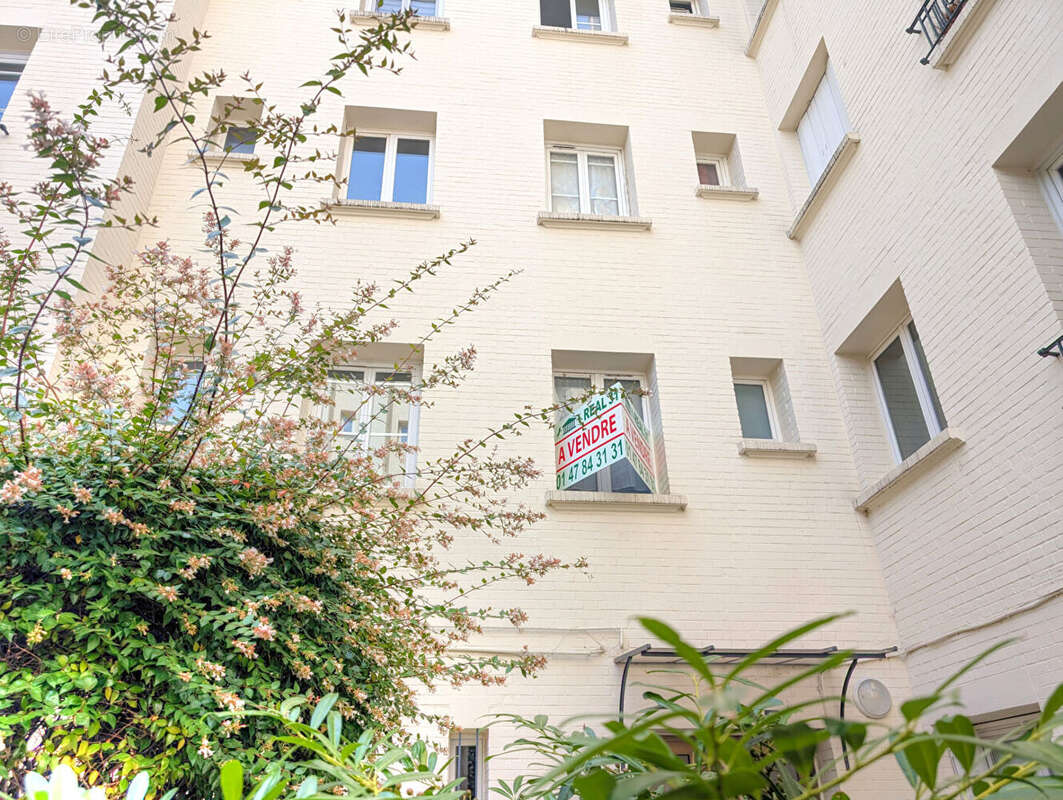 Appartement à LA GARENNE-COLOMBES