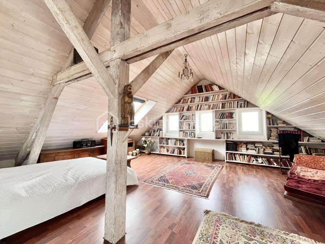 Immeuble mixte de 348m2 avec hôtel, loft, boutique et café ! - photo 20