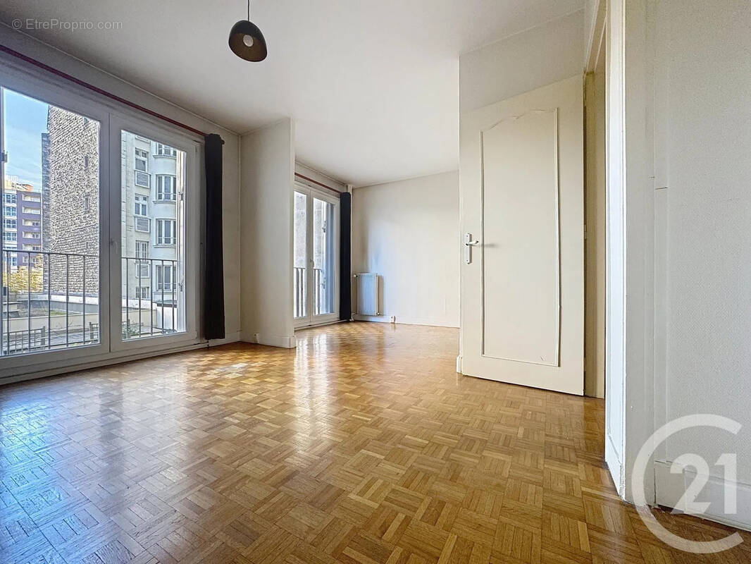 Appartement à PARIS-12E