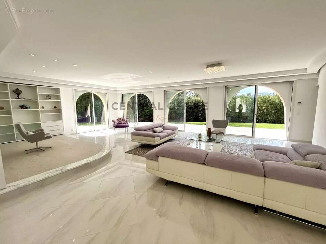Maison à MOUGINS