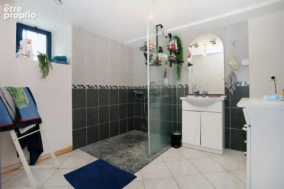 Maison de 194 m2 - 5 pièces - Martigné-Ferchaud - photo 11
