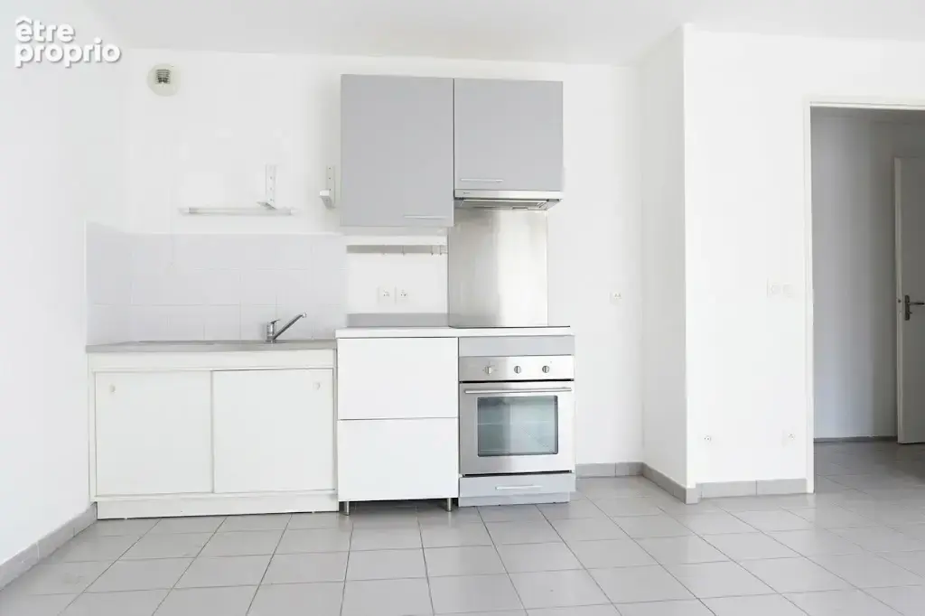 Bx Lac - Appartement T2 avec Balcon et parking privatif - photo 3