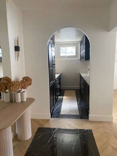 Appartement à NEUILLY-SUR-SEINE
