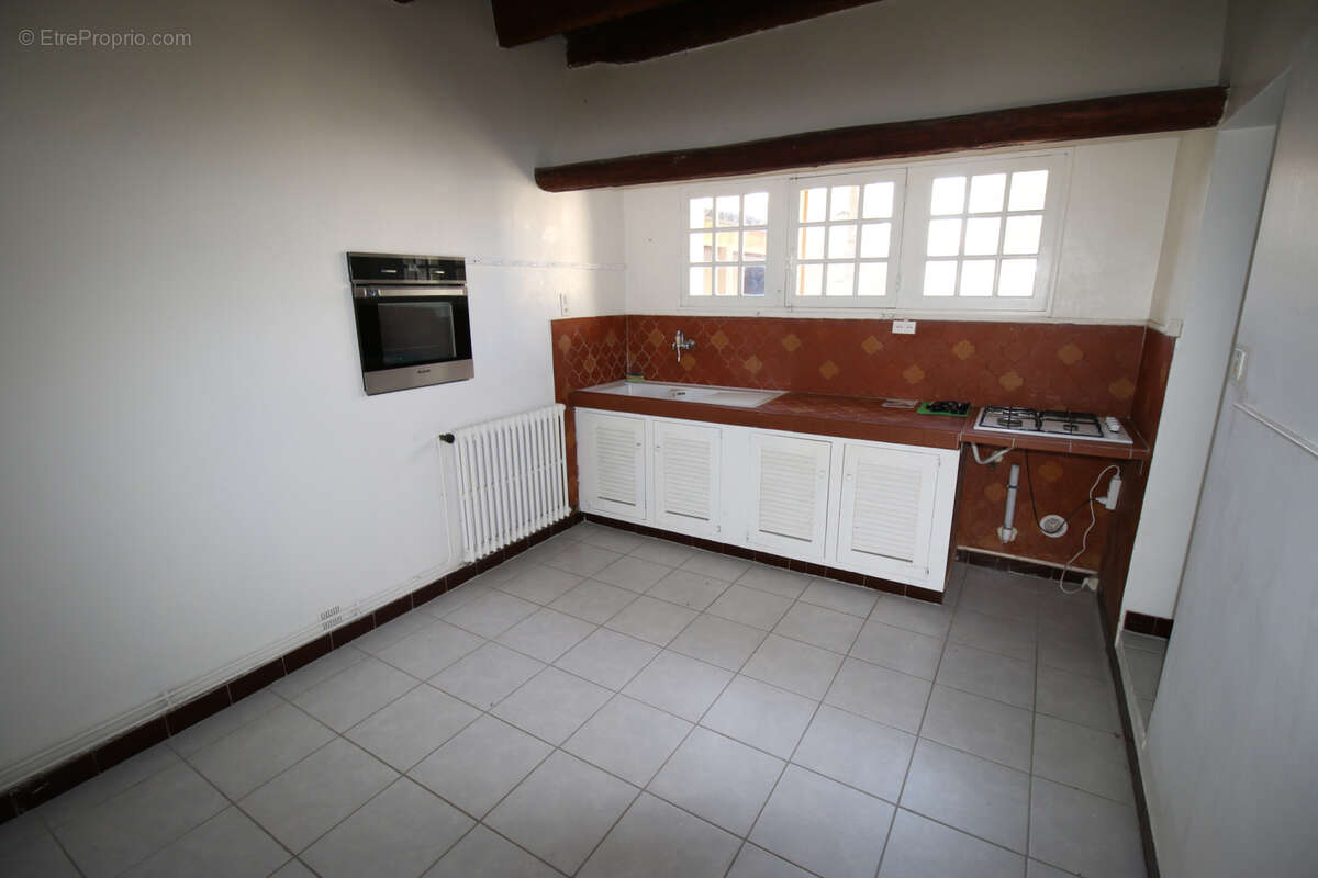 Maison à FONTVIEILLE