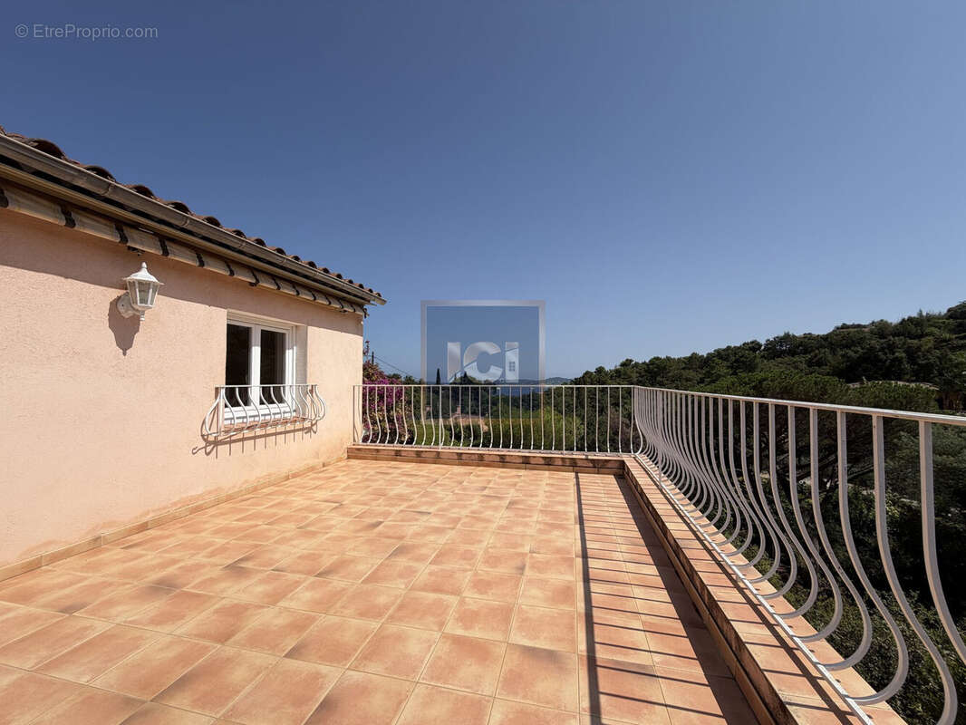 Maison 175 m² à Grimaud  - photo 5