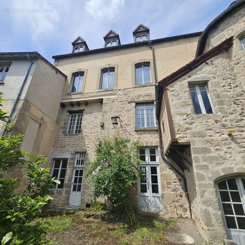 Maison à AUBUSSON