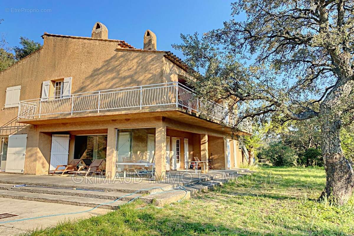 Maison à LA GARDE-FREINET