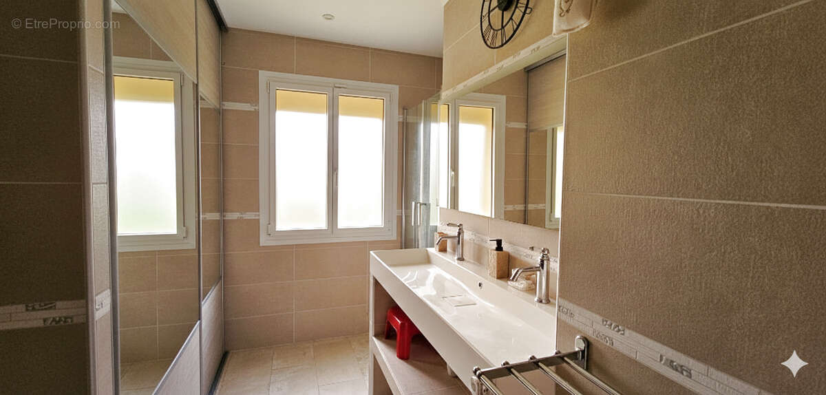 Maison à SAINT-YRIEIX-LA-PERCHE