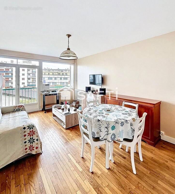 Photo 1 - Appartement à SAINT-MAUR-DES-FOSSES