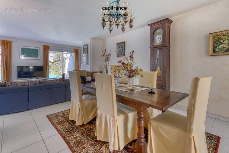 Maison à vendre 6 pièces  de 165m2 habitables sur terrain de 770m2 avec piscine et garage - photo 22