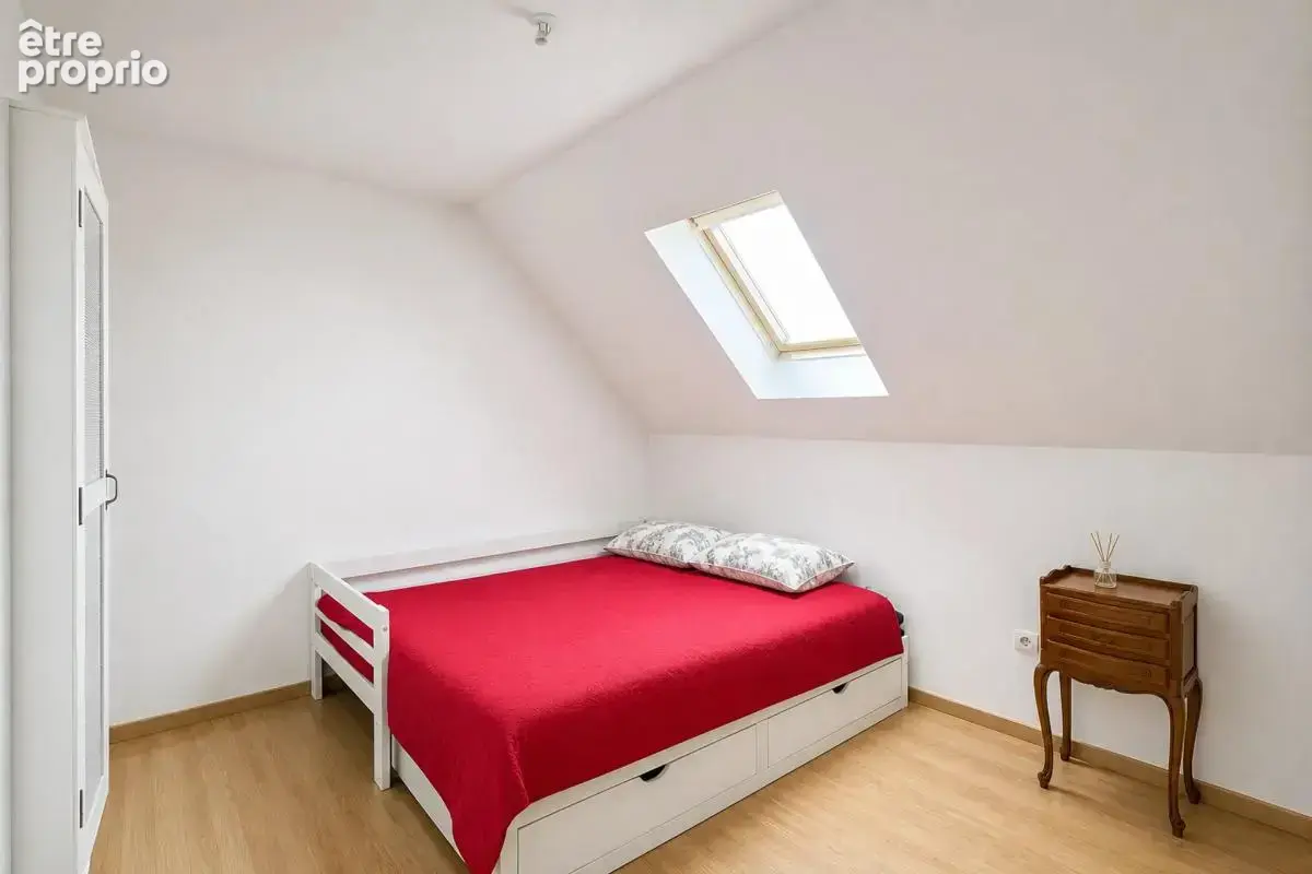 Maison de 6 pièces de 130 m² à Crèvecœur-le-Grand - photo 12