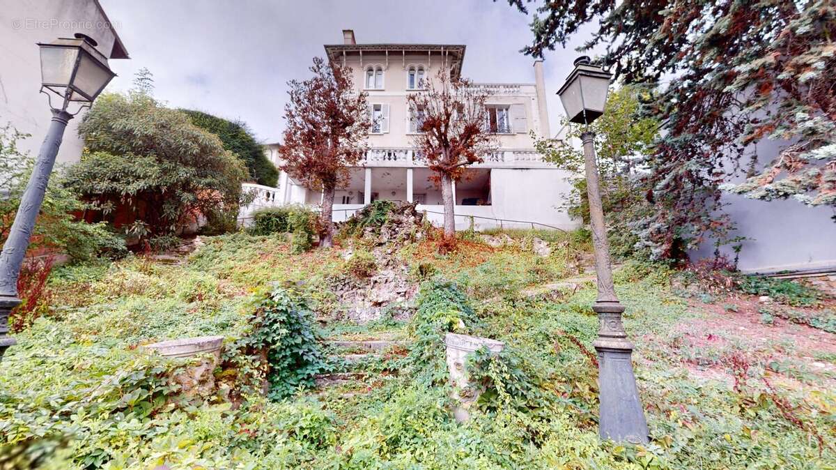 Maison à LE PERREUX-SUR-MARNE