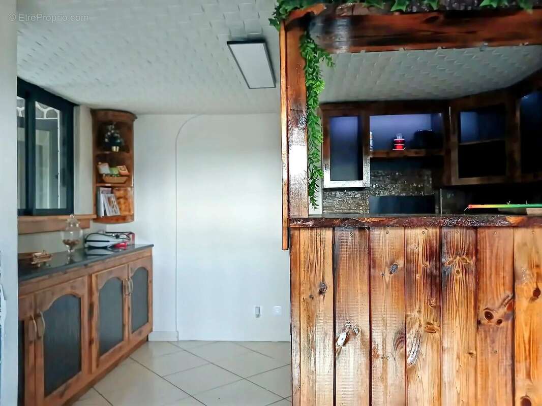 Grande propriété avec 1 appartement + 1 duplex – Piscine / Jacuzzi / Spa – Vendue meublée – Idéal investissement locatif - photo 6