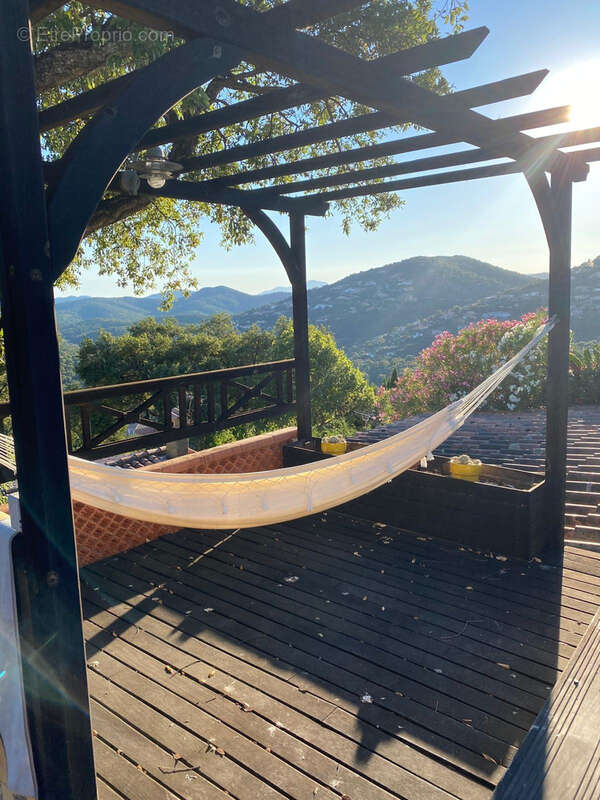 Maison à LA LONDE-LES-MAURES