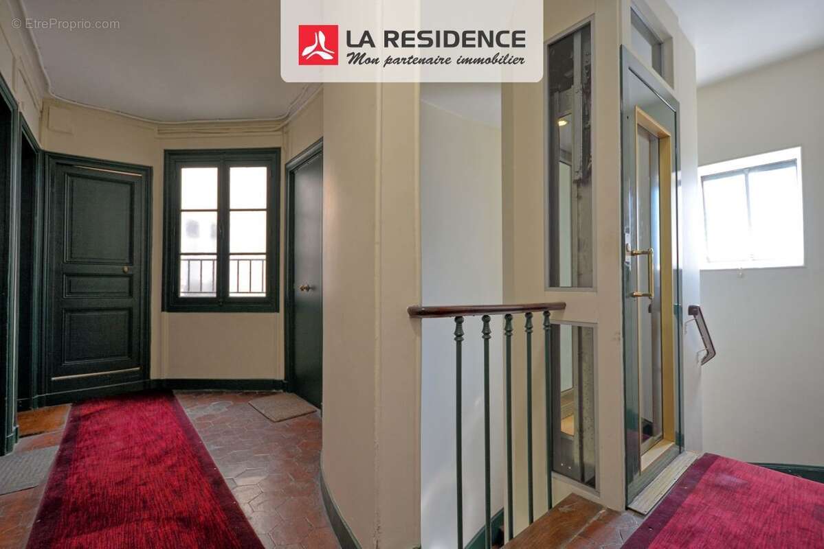 Appartement à PARIS-17E