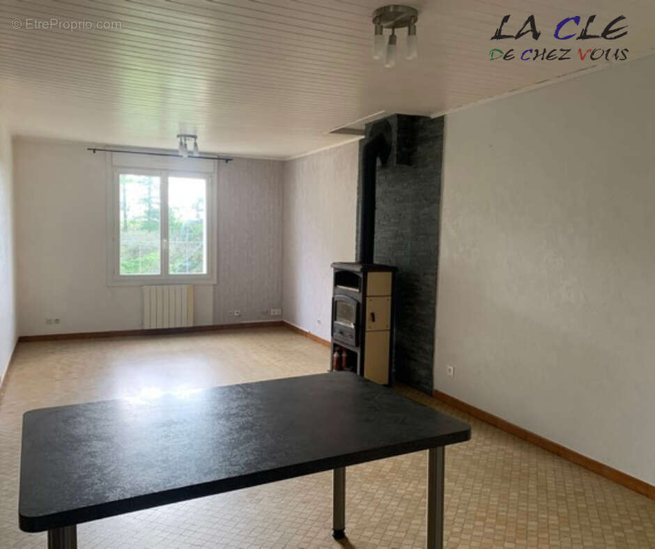 Maison à XANTON-CHASSENON