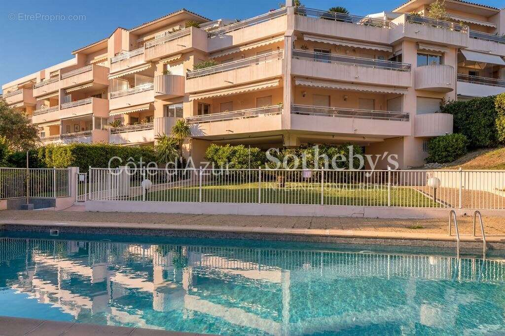 Appartement à VALLAURIS