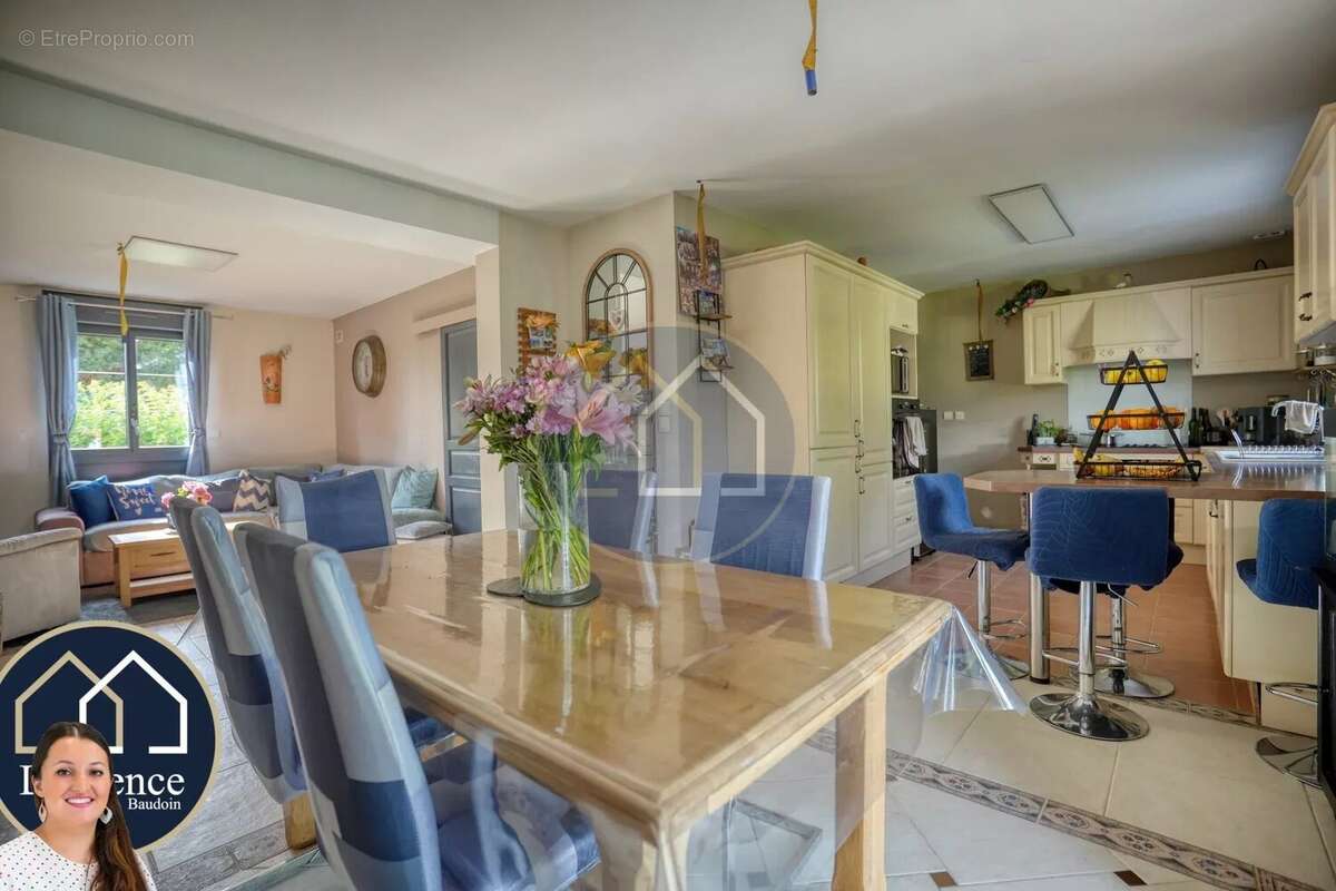 Maison à SAINTE-GEMME-MORONVAL