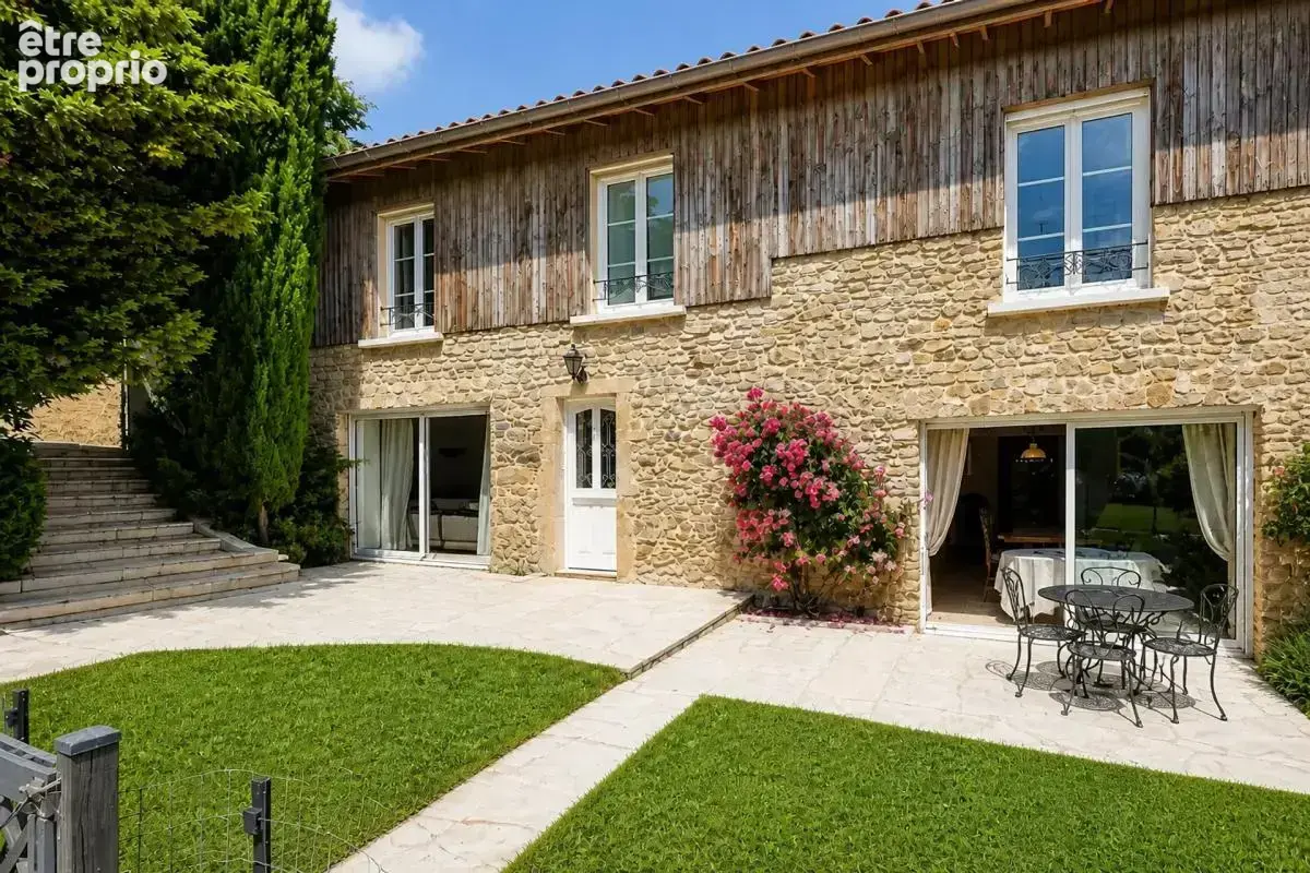 Maison de 8 pièces de 236 m² à Frontonas - photo 10