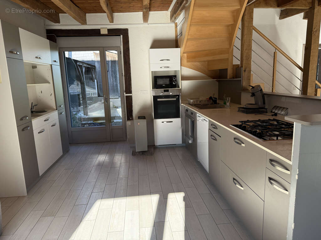 Maison à SAINT-LEGER-DES-PRES