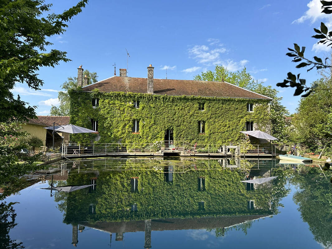 Maison à SOULAINES-DHUYS