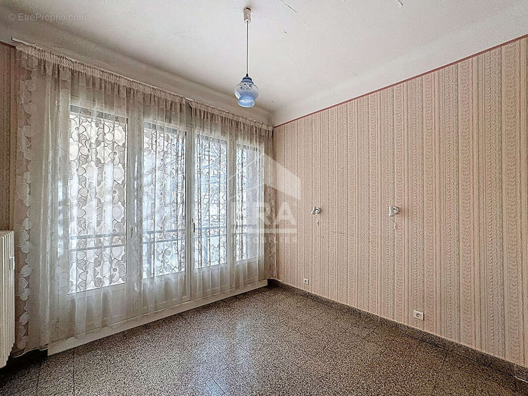 Appartement à MARSEILLE-2E