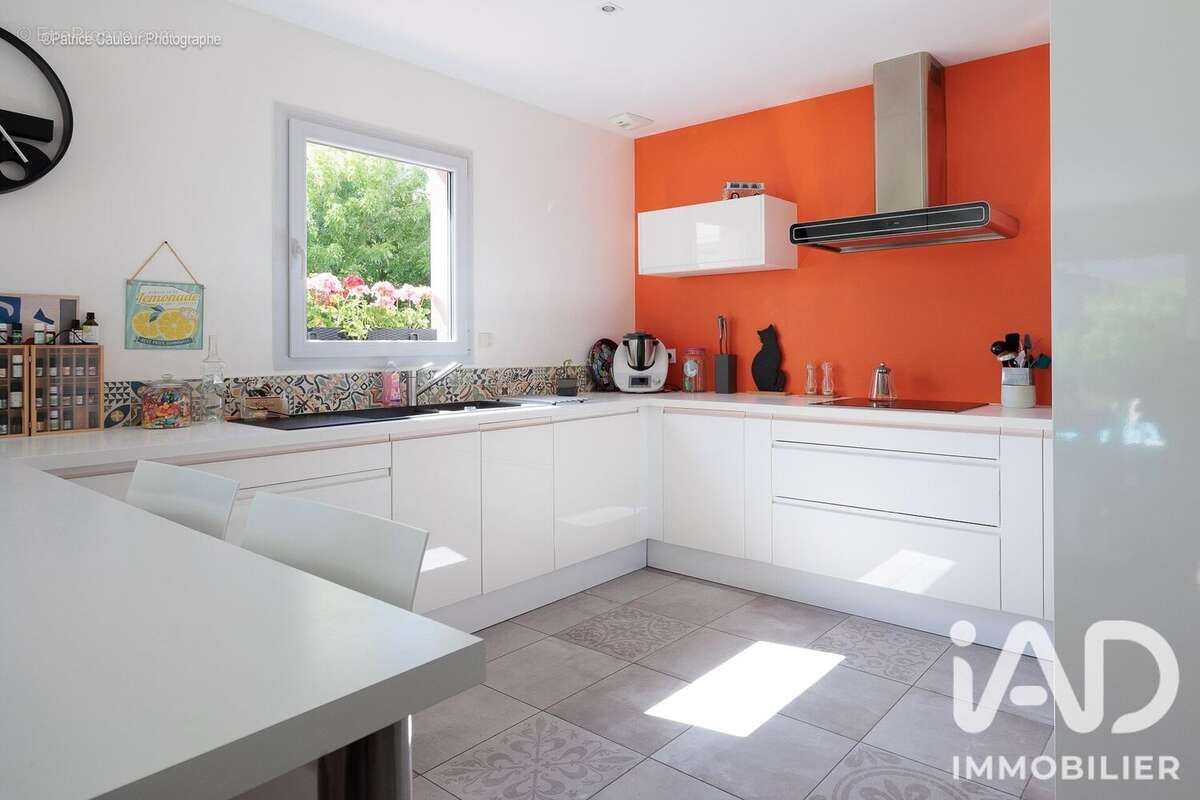 Maison 110 m² à Saint-Genis-Les-Ollieres  - photo 5