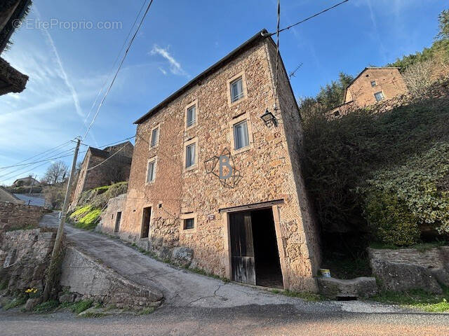 Maison à MONTJAUX