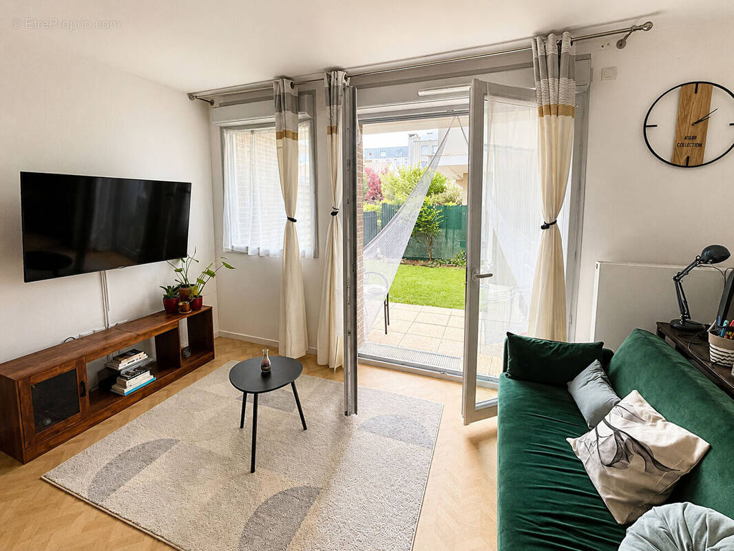 Appartement à SARTROUVILLE