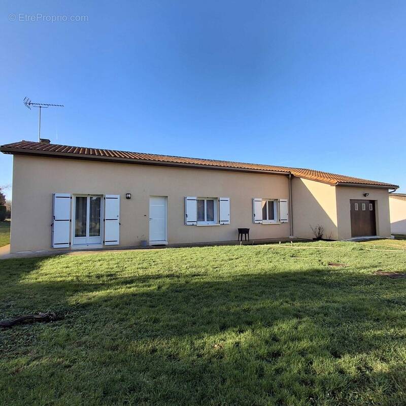 Maison à CHASSENEUIL-SUR-BONNIEURE