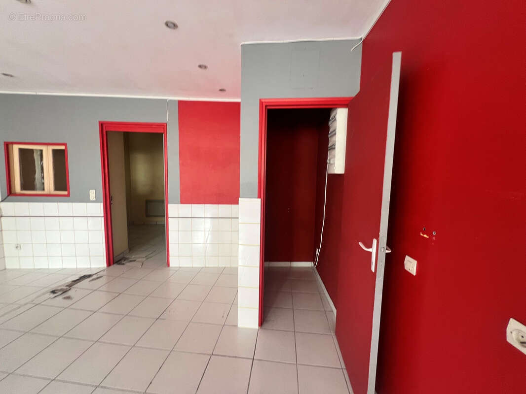 Secteur luton - local commercial professionnel de 44m2 avec vitrine - photo 5