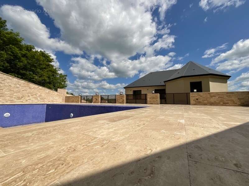 Maison à SAINT-PREST