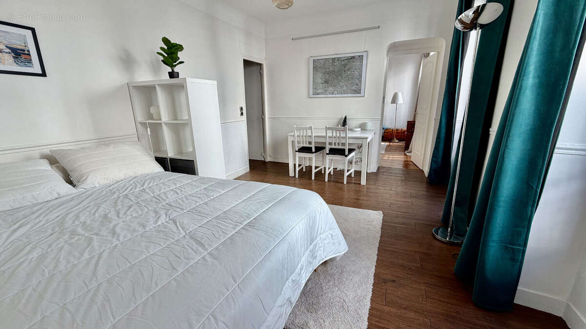 Appartement à PARIS-2E