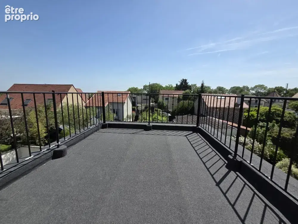 Neuilly Plaisance, dans l’environnement résidentiel du Plateau d’Avron, une très belle maison familiale  de 4 pièces sur son jar - photo 3