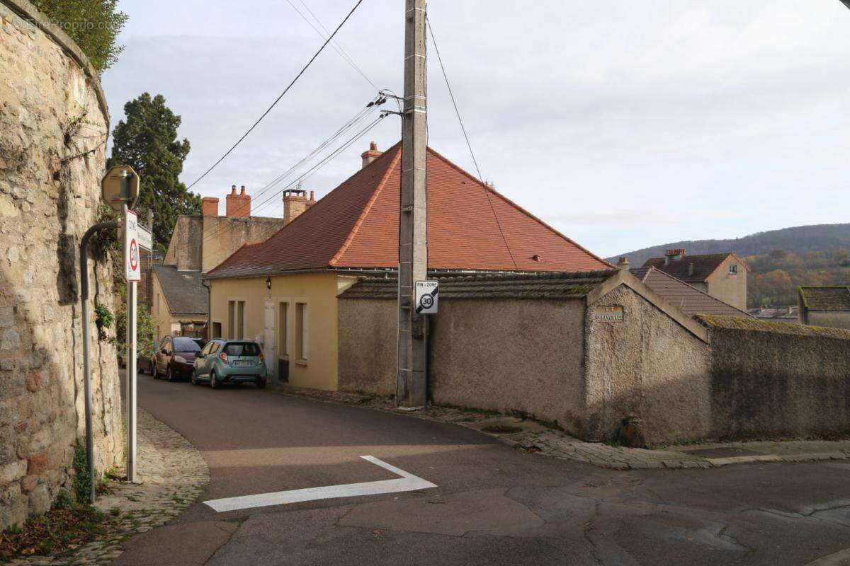 Maison à AUTUN