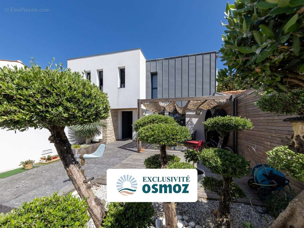 Maison 219 m² à La Rochelle  - photo 3