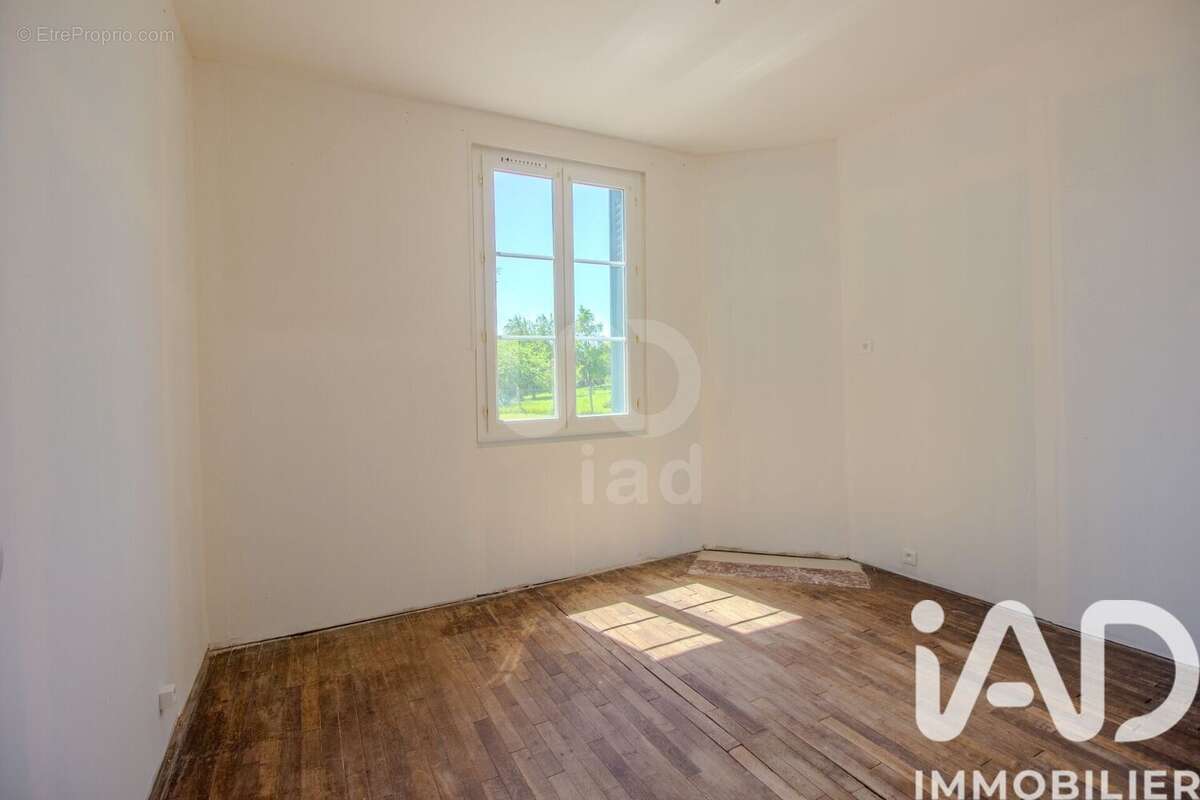 Maison 77 m² à Orvillers-Sorel  - photo 4