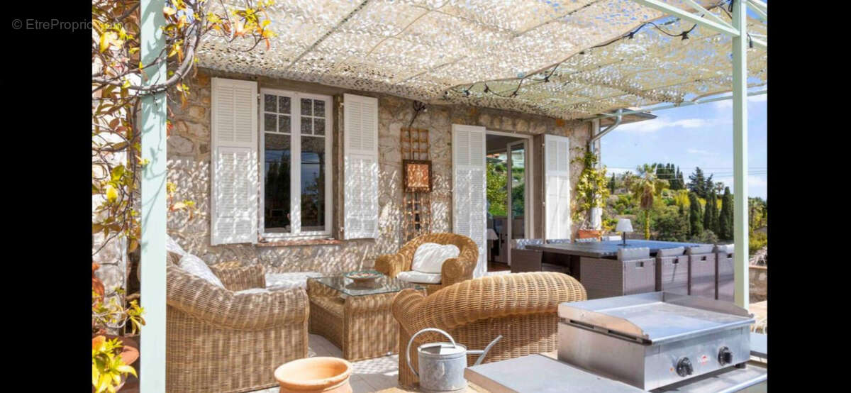 Maison à VALLAURIS