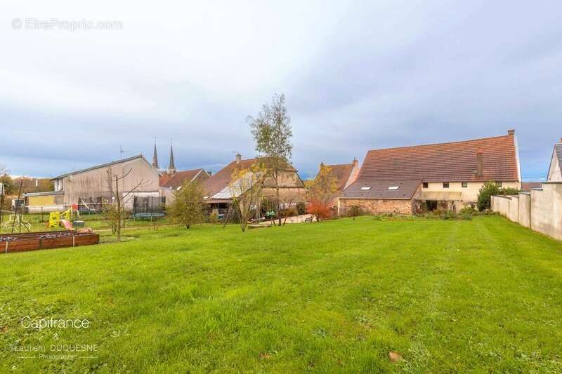 Maison à LAMARCHE-SUR-SAONE