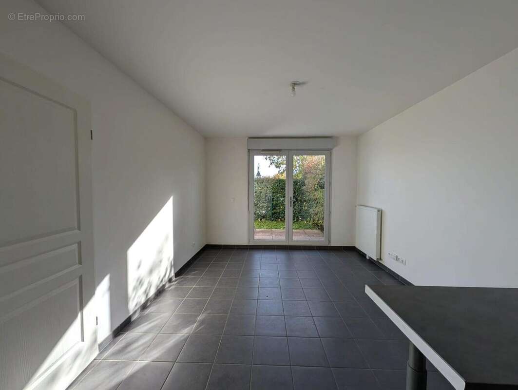 Appartement à LES CLAYES-SOUS-BOIS