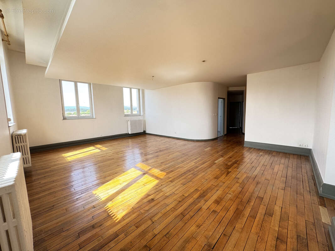 EXCLUSIF BELFORT Quartier St Joseph - T4 avec ascenseur et garage - photo 2