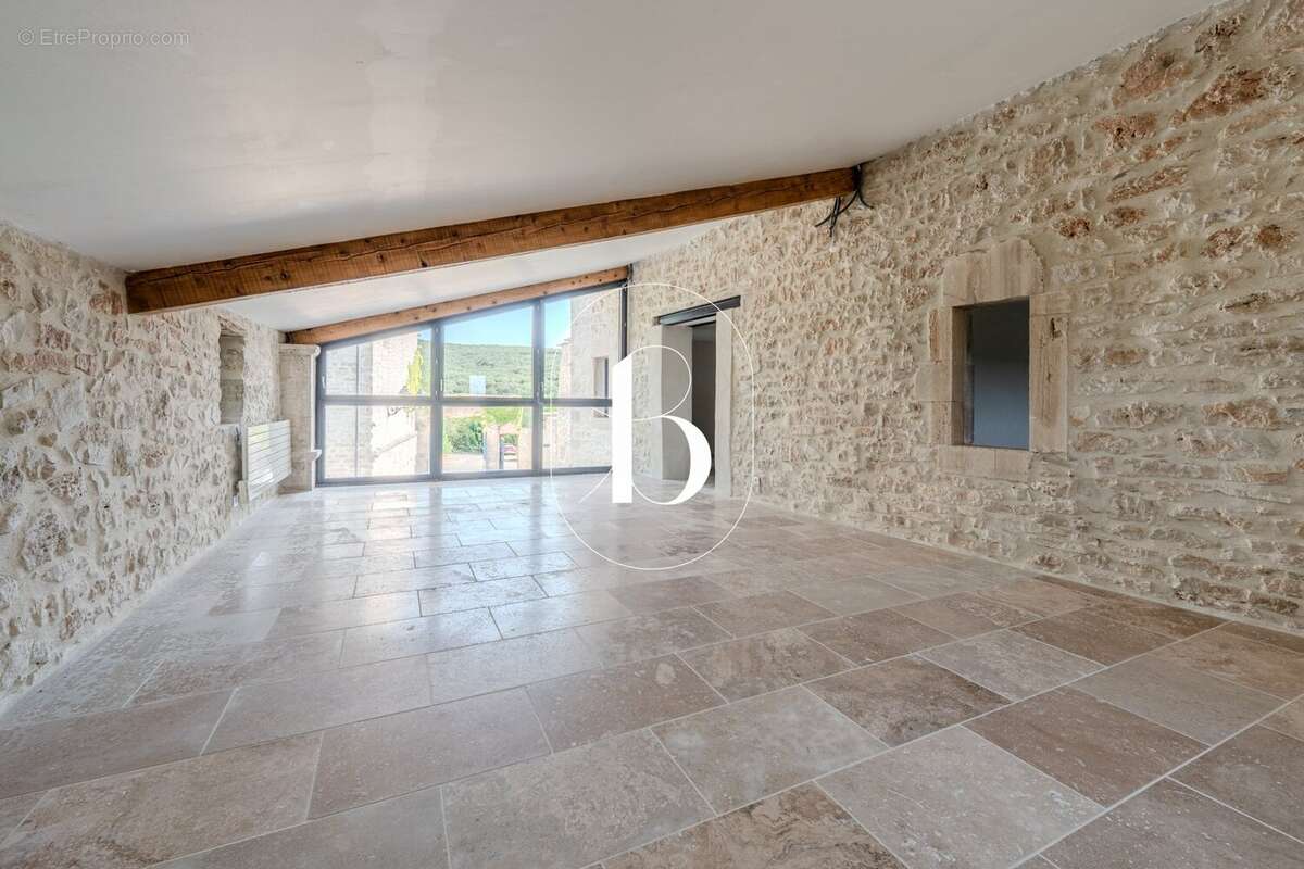 Maison 950 m² à Goudargues  - photo 35