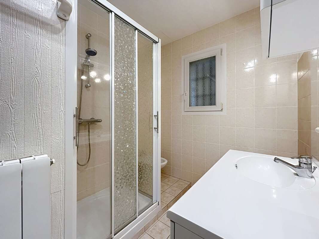 Maison à MONTELIMAR