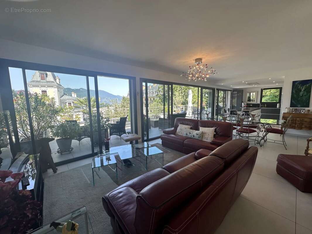 Appartement à AIX-LES-BAINS