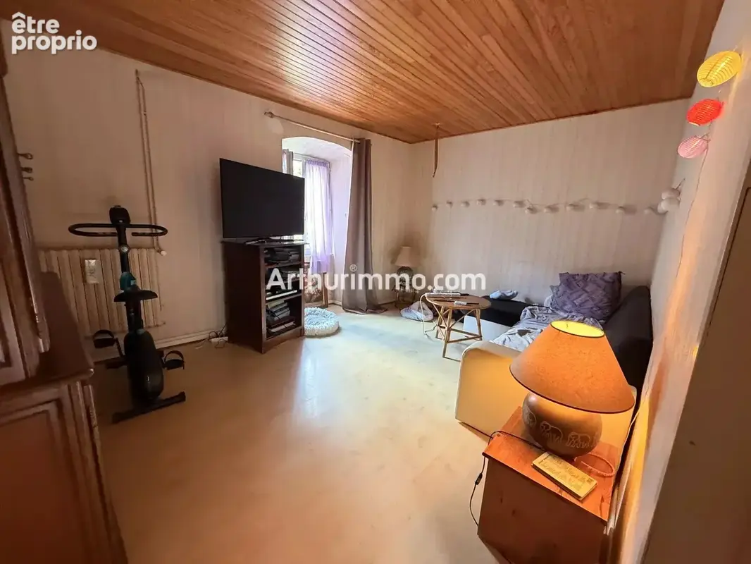 Maison de village avec jardin et dépendances de plus de 150 m² fort potentiel d'aménagement - photo 7
