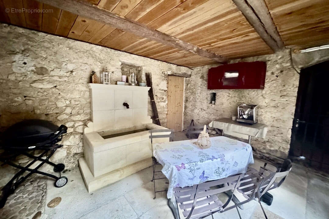 Maison à SAINT-VICTOR-LA-COSTE