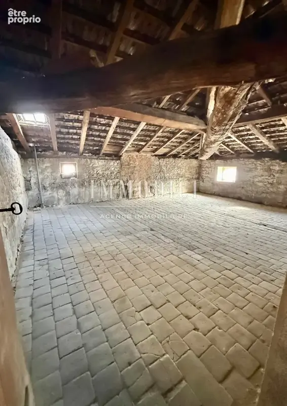 Demeure de caractère du XVIIᵉ siècle de 340 m2 avec cour et beau potentiel - photo 20