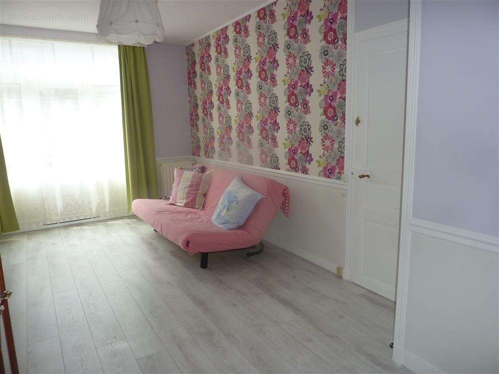 Maison à LASSAY-LES-CHATEAUX