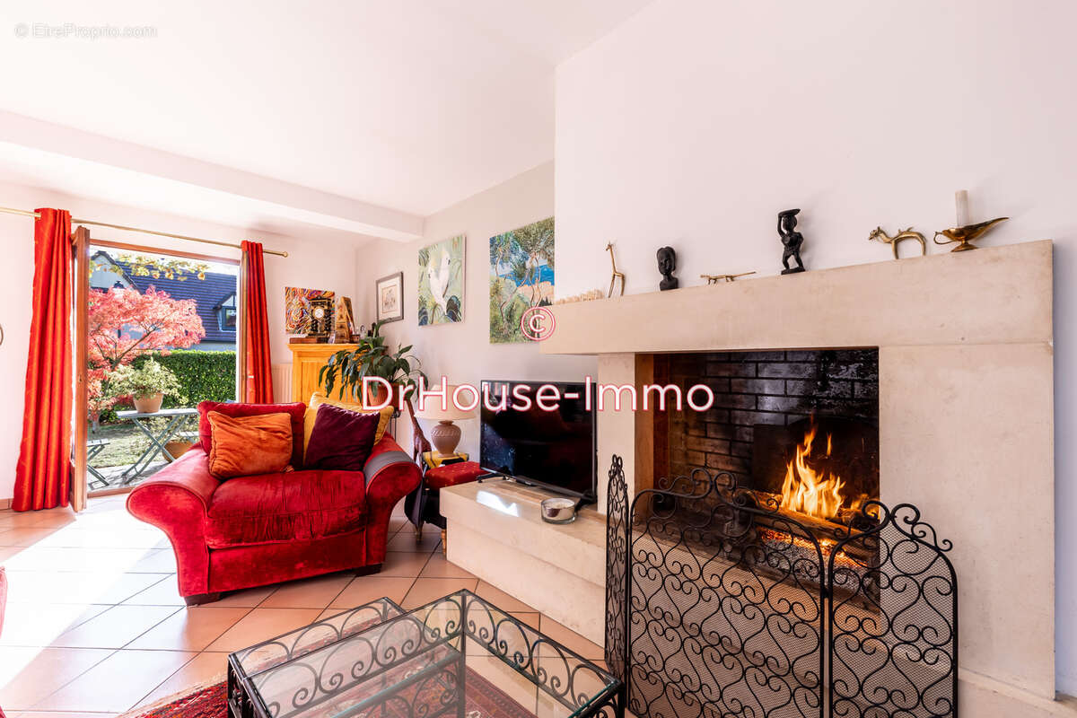 Maison à DAMPIERRE-EN-YVELINES